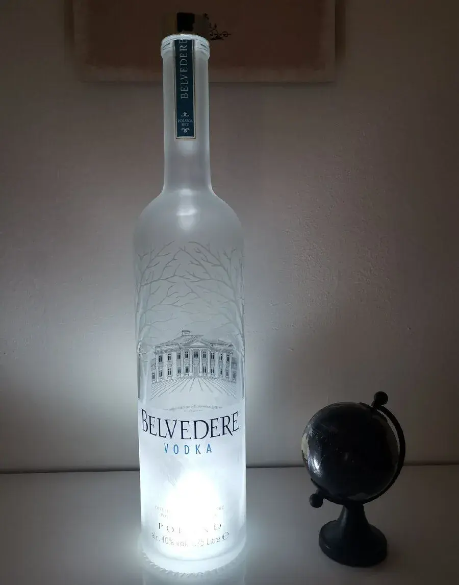 3l láhev vodky Belvedere (prázdnou)