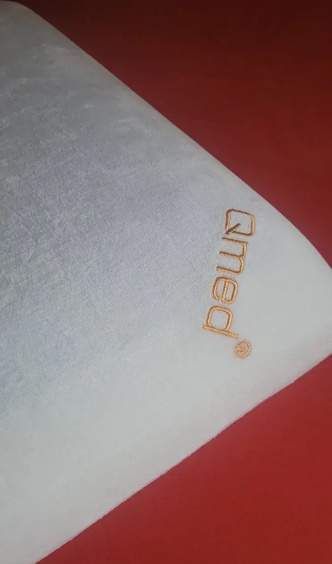 QMED Comfort gel polštář