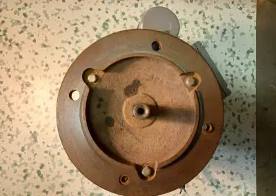 Motor přírubový