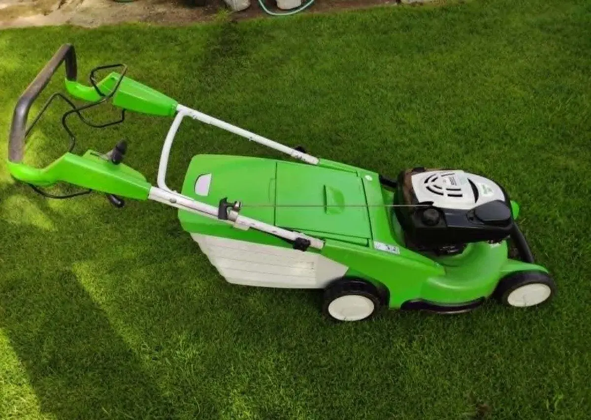 Benzínovou sekačku Viking 655GS