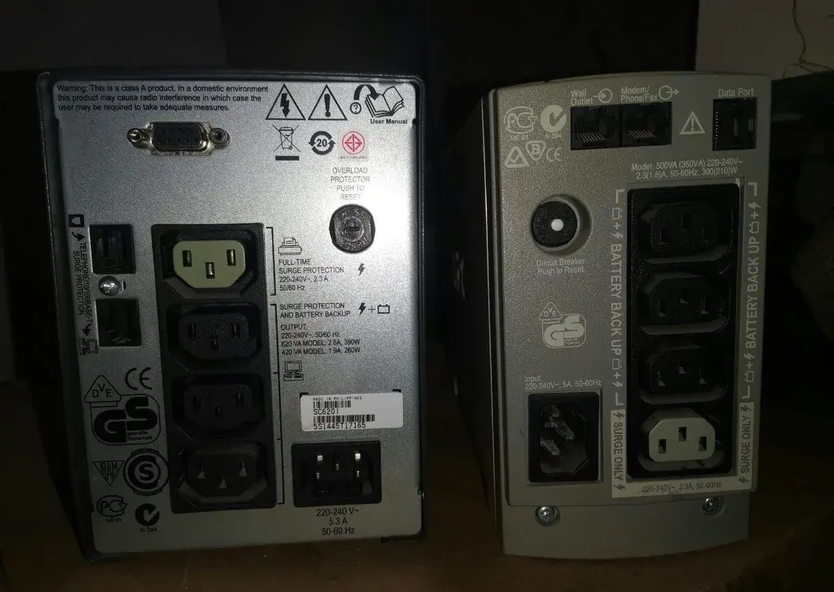 záložní zdroj APC – Smart-UPS SC 620 a Back-UPS CS 500