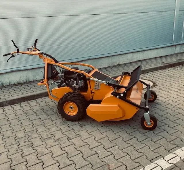 AS 901 SM mulčovací cepová sekačka předváděcí stroj 3,5 mth