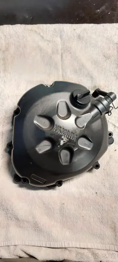 Víko spojky Yamaha FZ1 06