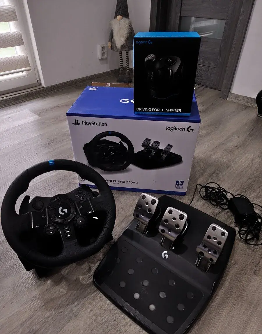 Logitech G923