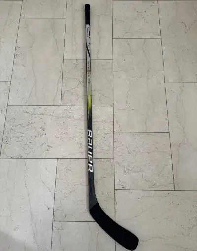 Juniorská hokejka Bauer HyperLite P92 /30Flex, levá