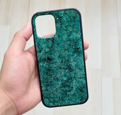 Kryt iPhone 12 Pro – zelený mramor se zlatými flitry