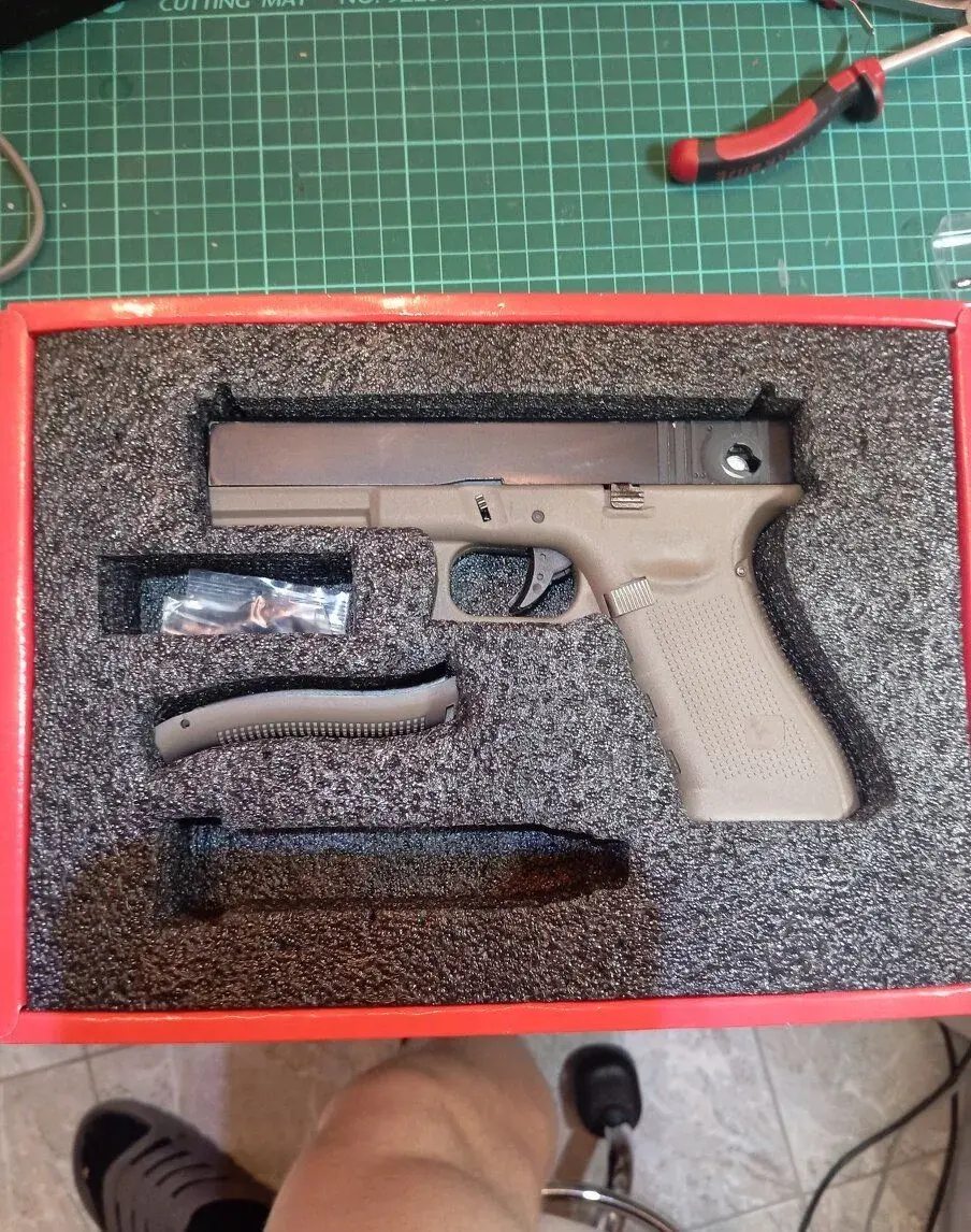 Glock 18C Raven/WE
