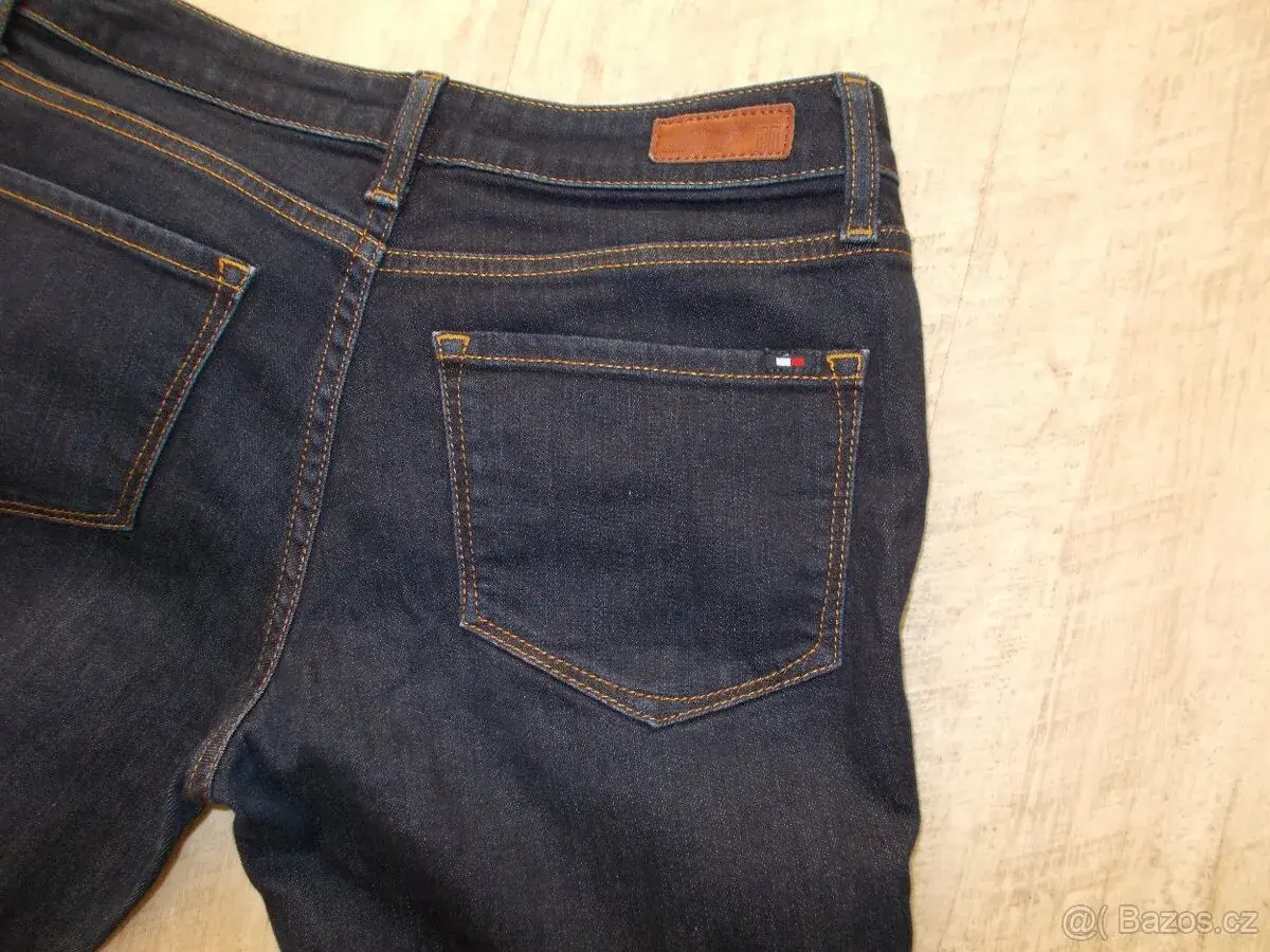 STREČOVÉ DŽINY TOMMY HILFIGER VEL M STAV