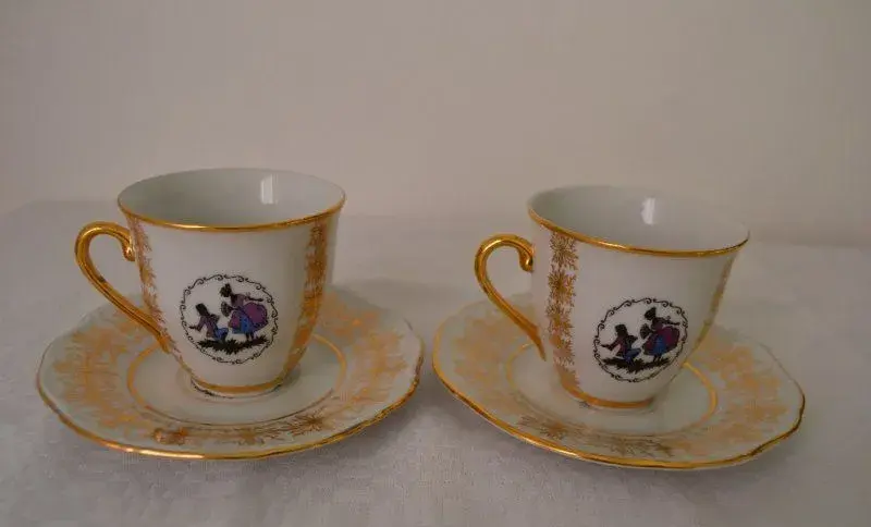 KARLOVARSKÝ PORCELÁN - 2 hrnečky s podšálky značeno