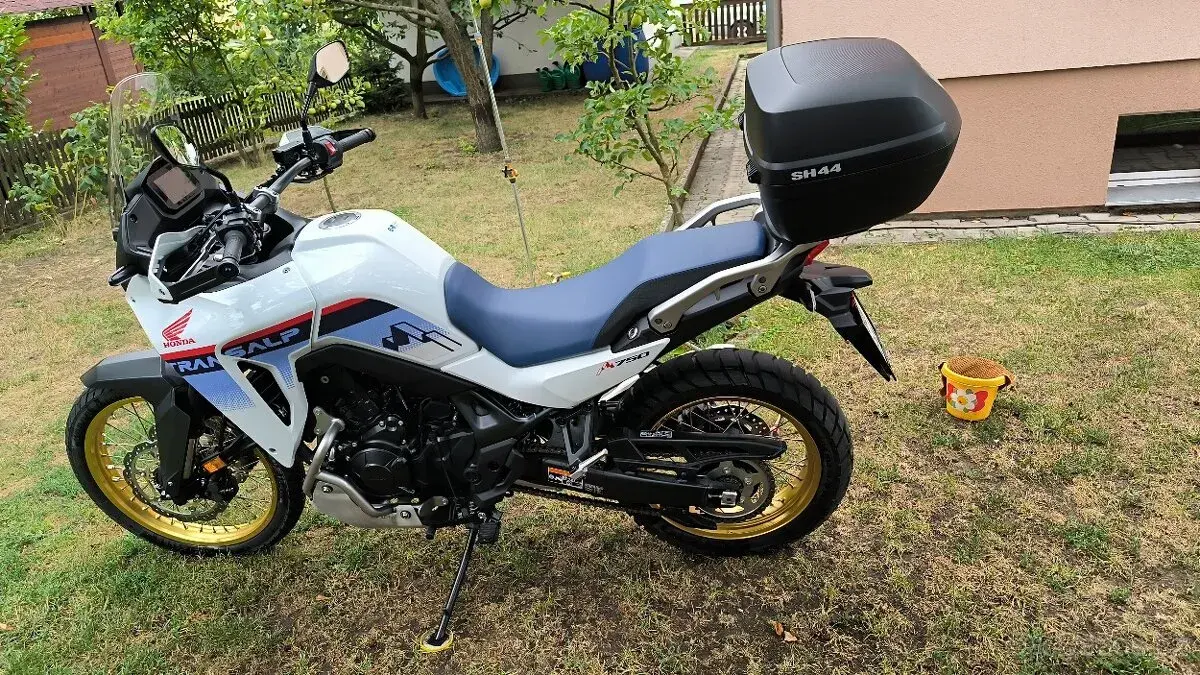 Honda XL750 Transalp, 7tis. Km, nové ČR, 1.majitel, stk 2/31