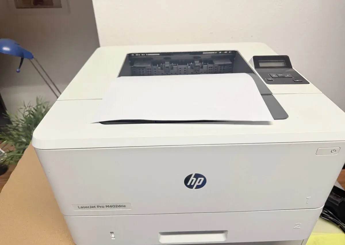 Laser tiskarnu HP Pro M402dne