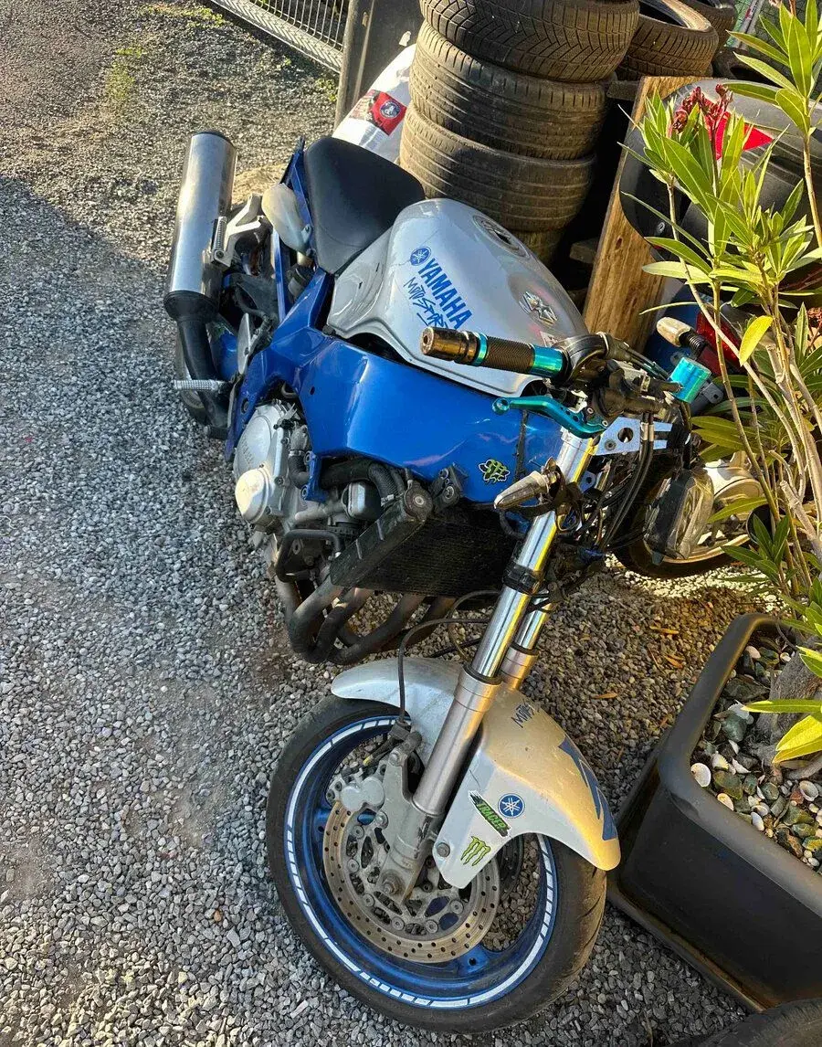 Yamaha yzf600 na náhradní díly BEZ TP A SPZ