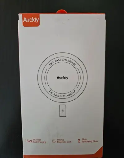 Magnetický držák mobilů do auta
