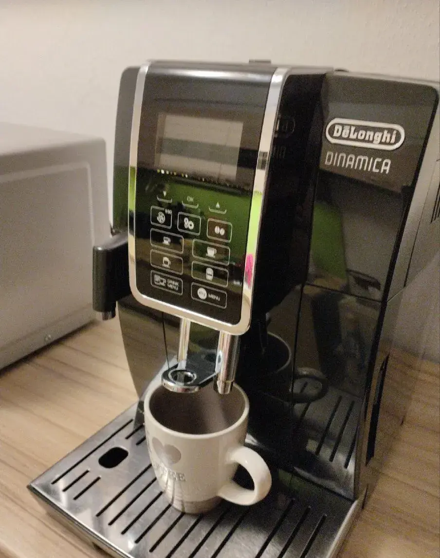 Kávovar DeLonghi Dinamica plus