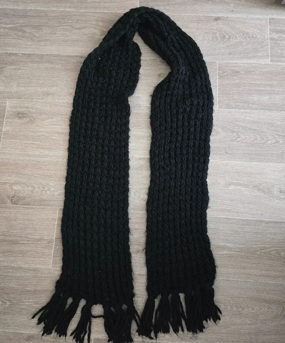 Krásná teplá černá šála Tall Weil