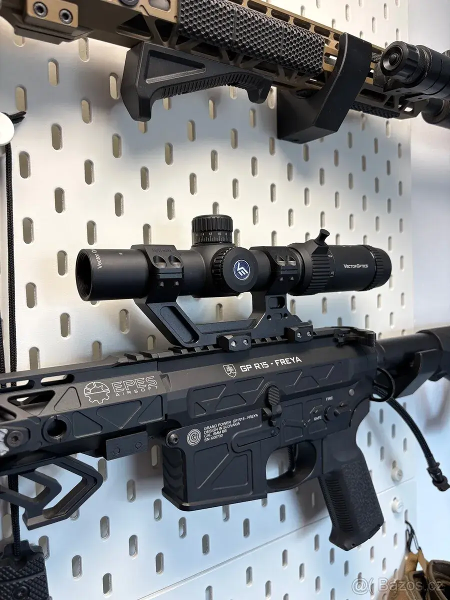 Puškohled Vector Optics Forester Gen II včetně montáže