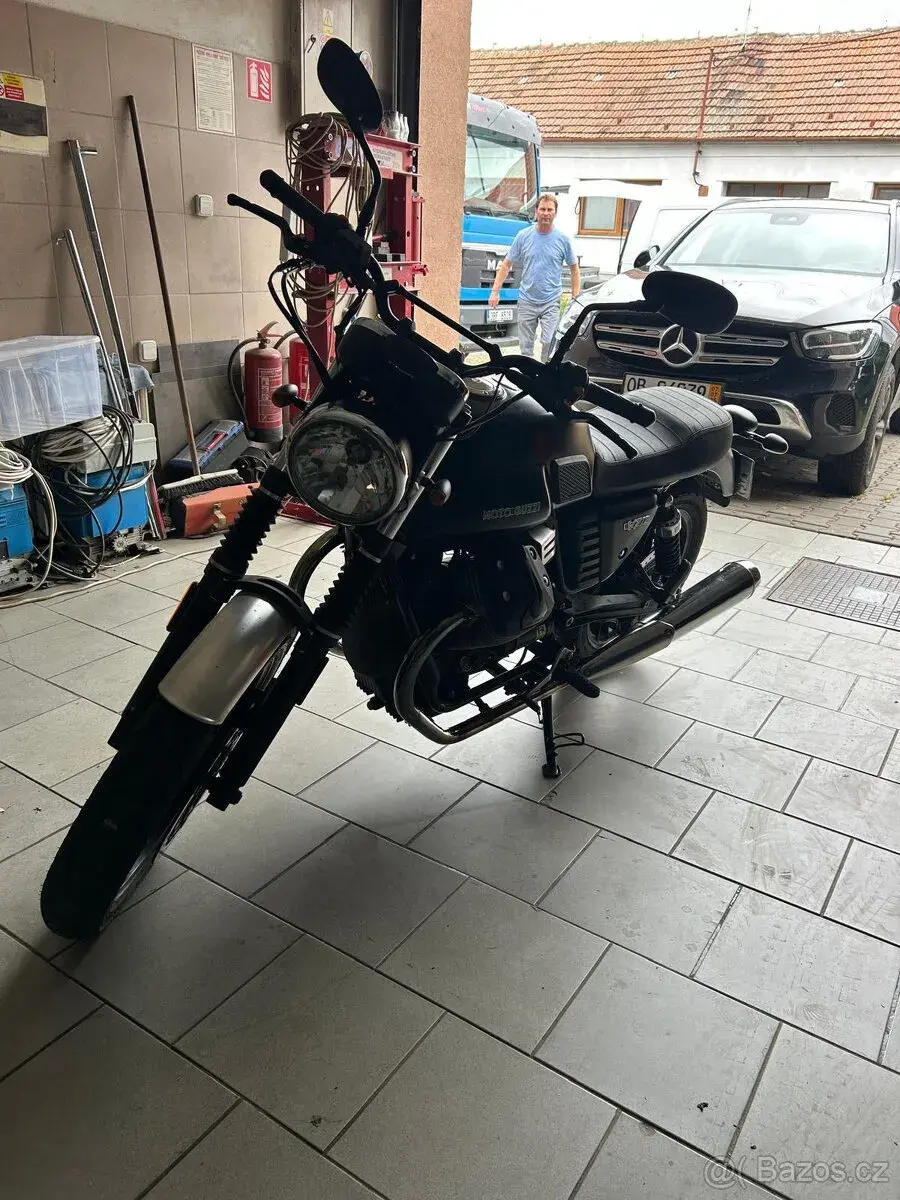 MOTO GUZZI V7 II STONE VE VÝTEČNÉM STAVU