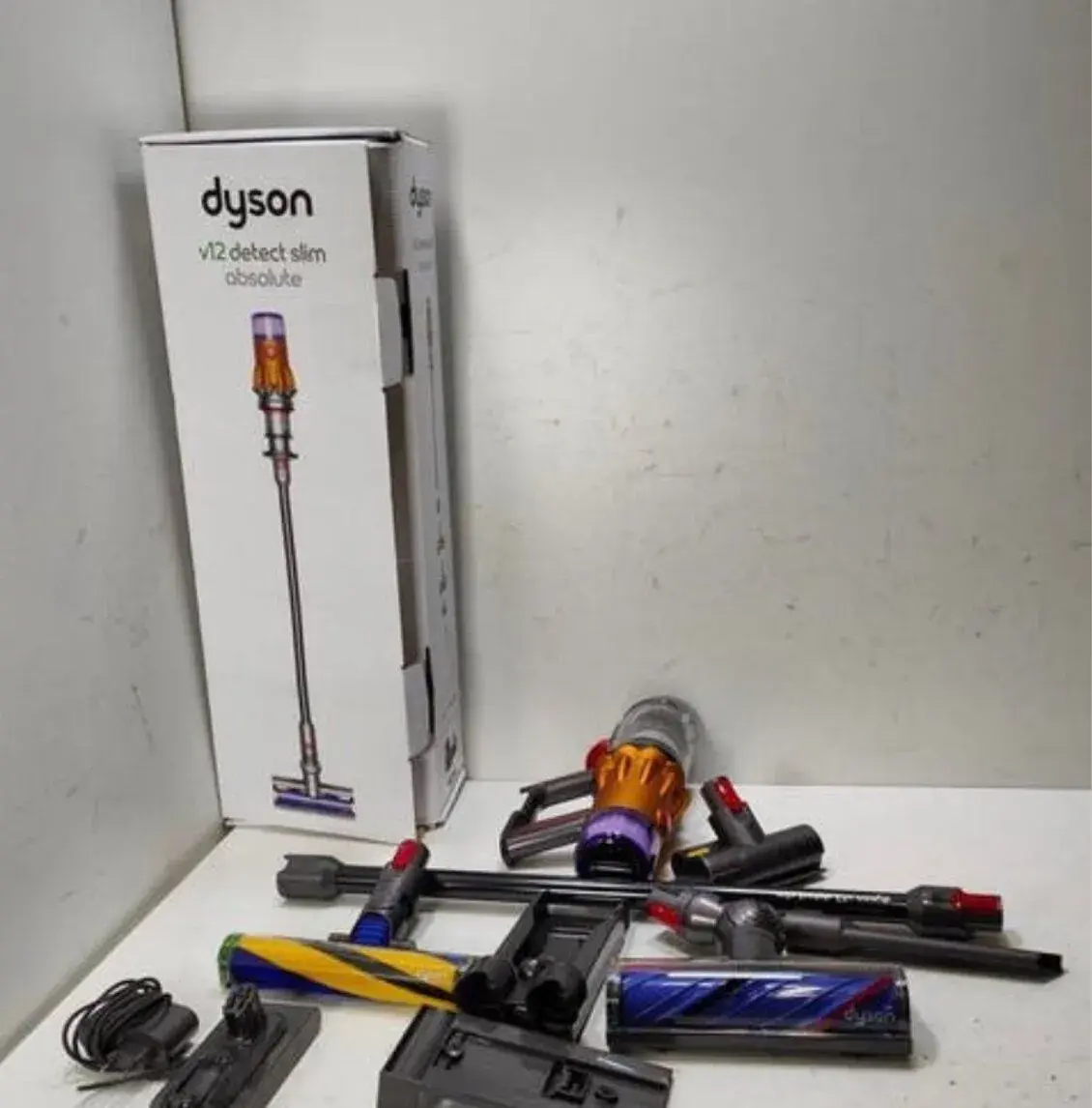 Dyson v12