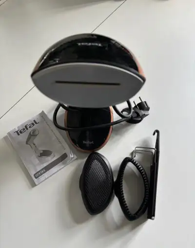 Ruční napařovač Tefal Access Steam Care DT9100 - nepoužitý