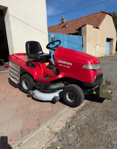 Zahradní traktůrek HONDA HF 2622