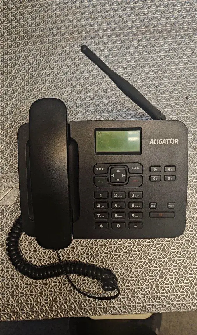 Stolní mobilni telefon se šňůrou na SIM kartu