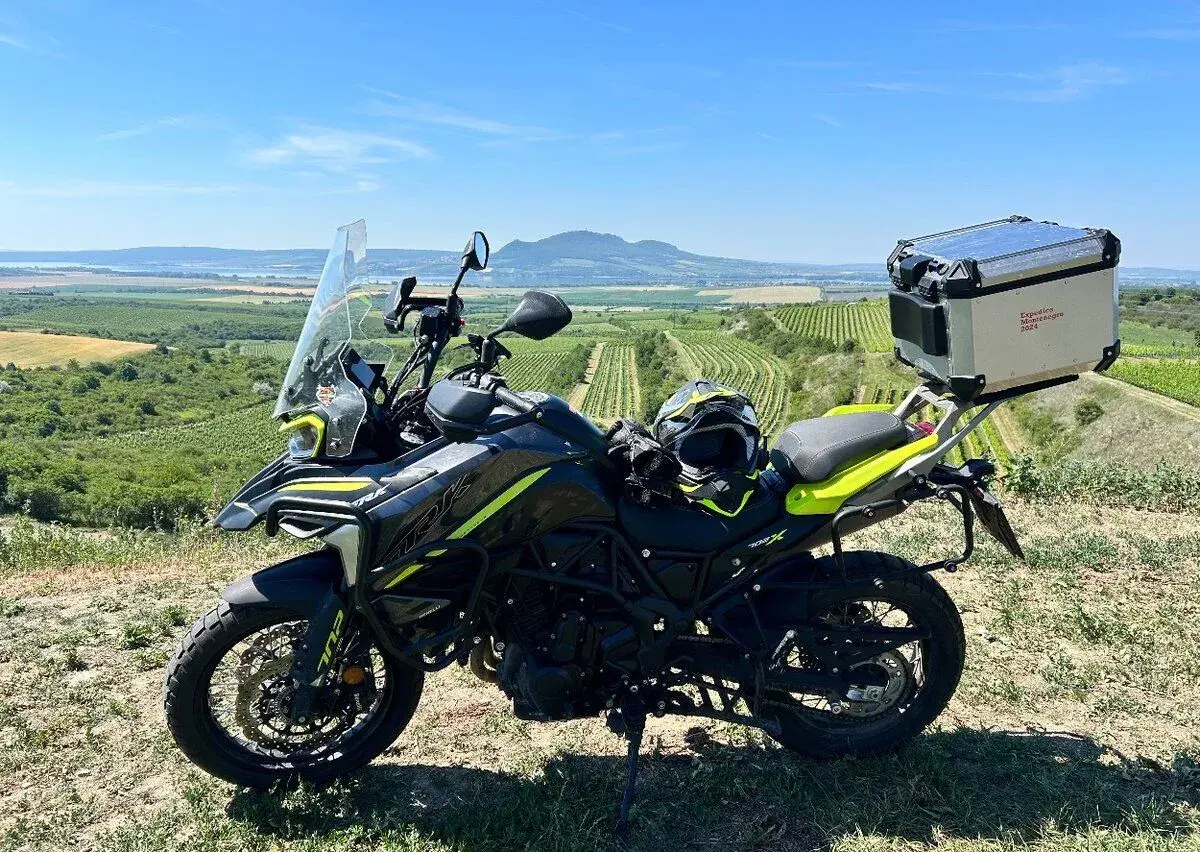 Benelli 702 trx