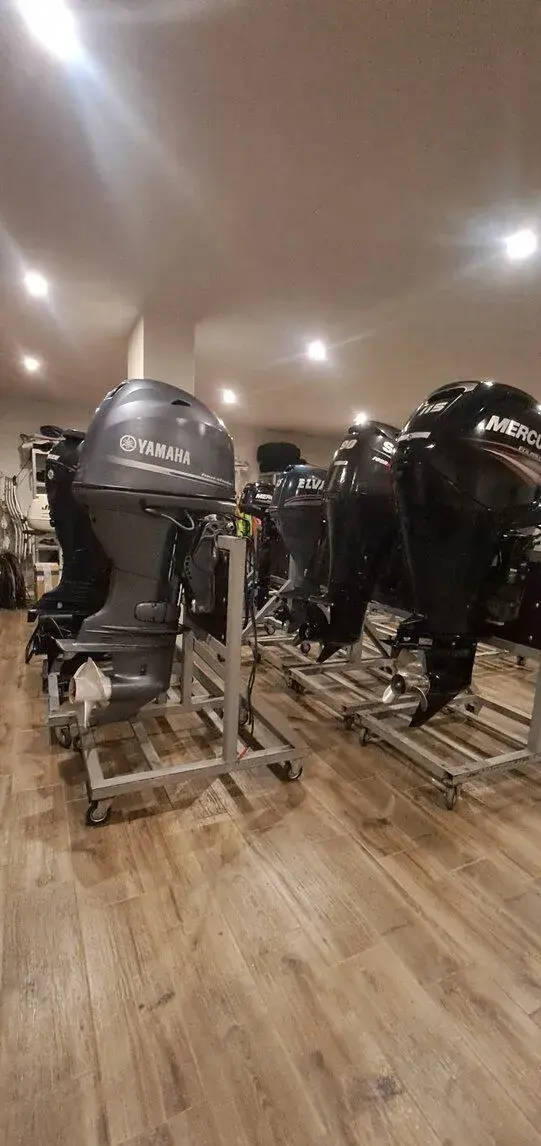 Použitý Lodní motor Mercury, Suzuki, Evinrude, Yamaha, Honda
