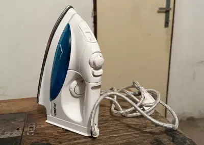 Napařovací žehlička ProTech PDB 1200, 1200 W