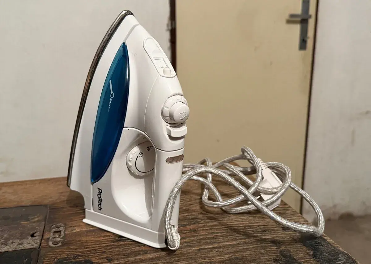 Napařovací žehlička ProTech PDB 1200, 1200 W