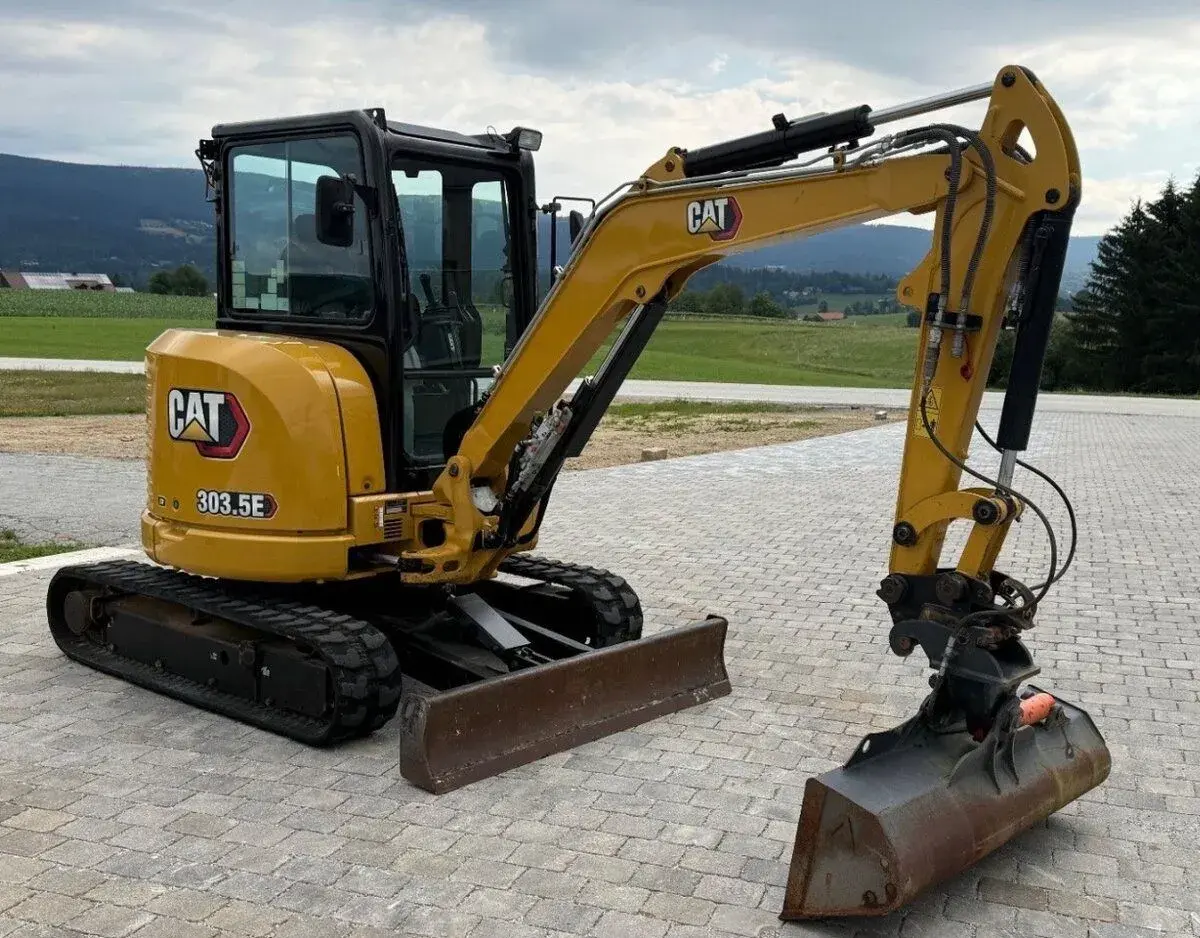 CAT 303.5 CR hydraulická svahová