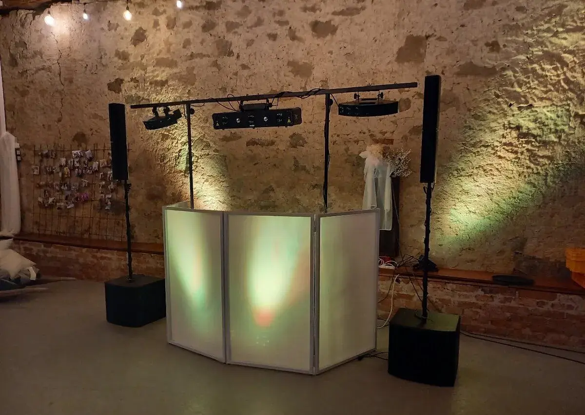 Kompletní mobilní DJ PA dB Technologies