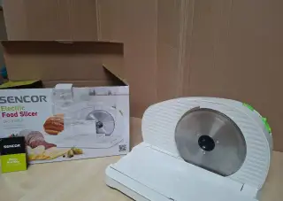 Kráječ potravin SENCOR SFS 1001GR