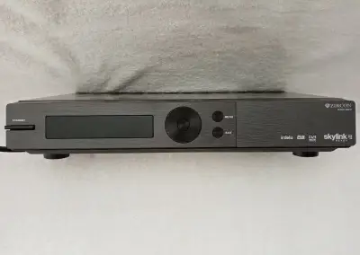 satelitní přijímač Zircon SHD 007+set top box Emos EM-HD 180