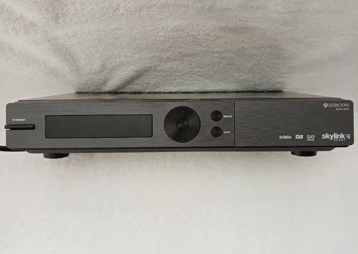 satelitní přijímač Zircon SHD 007+set top box Emos EM-HD 180