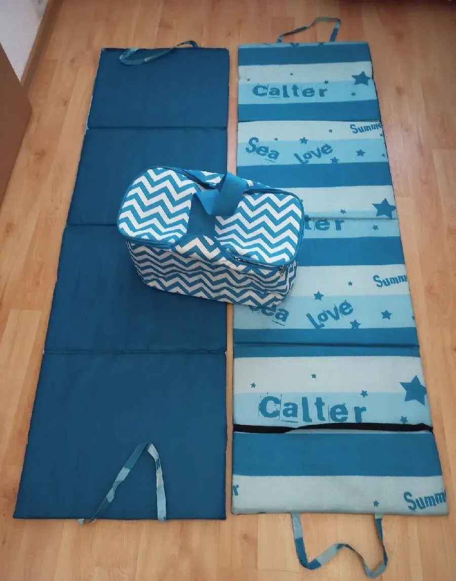 Plážový set, pěnové lehátka a chladící taška
