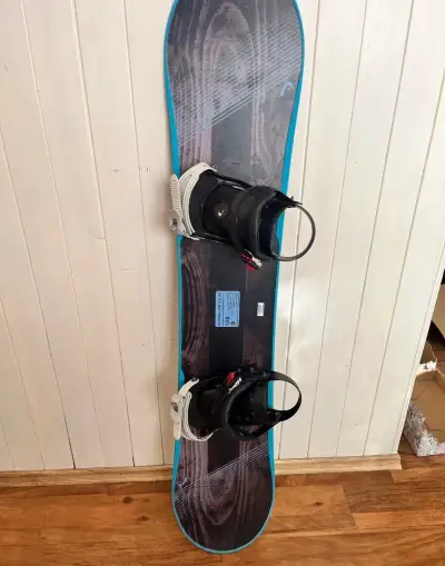 Snowboard HEAD138cm, v kombinaci s funkčním vázáním