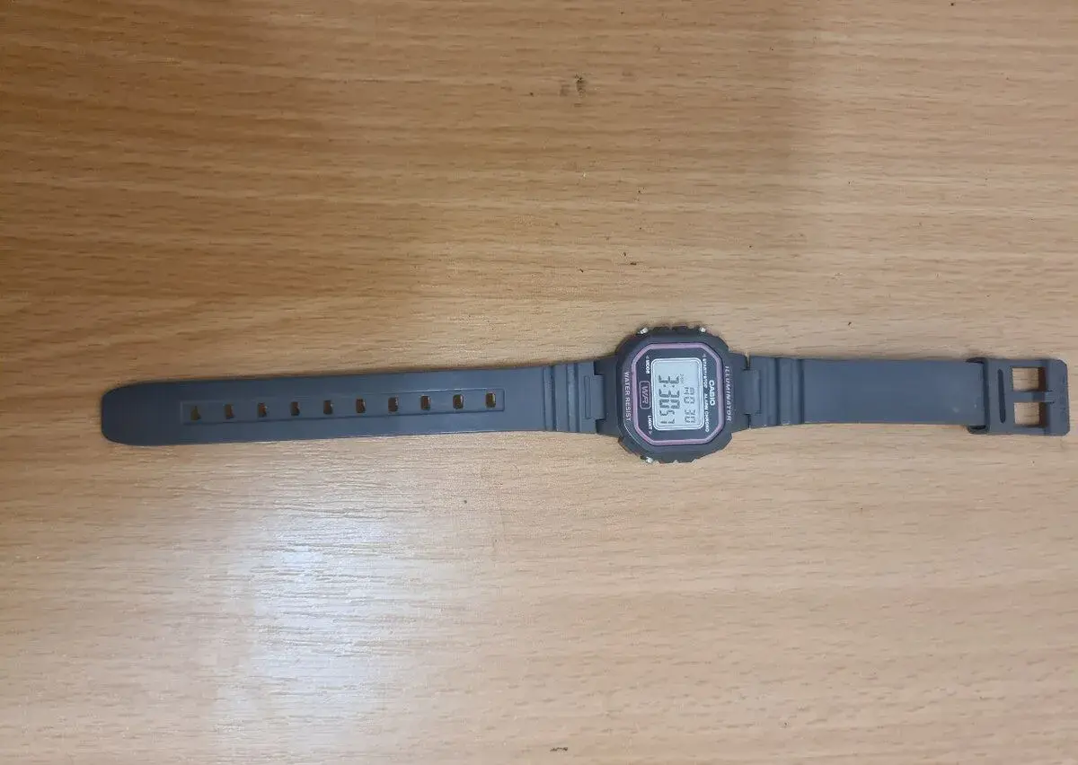 Dámské digitální hodinky CASIO LA-20WH - funkční