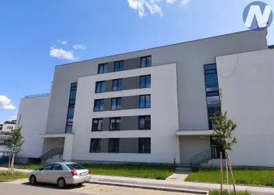 Pronájem krytého garážového stání – Plzeň, ul. Železná