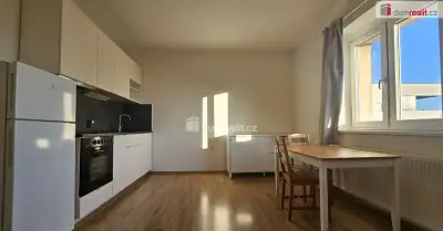 Pronájem 2kk 37m2 P9 Libeň Na stráži po rekonstrukci zařízen