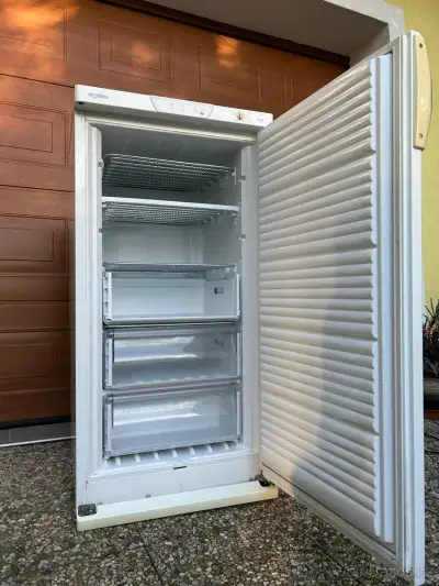 Mrazák Whirlpool AFG 7010