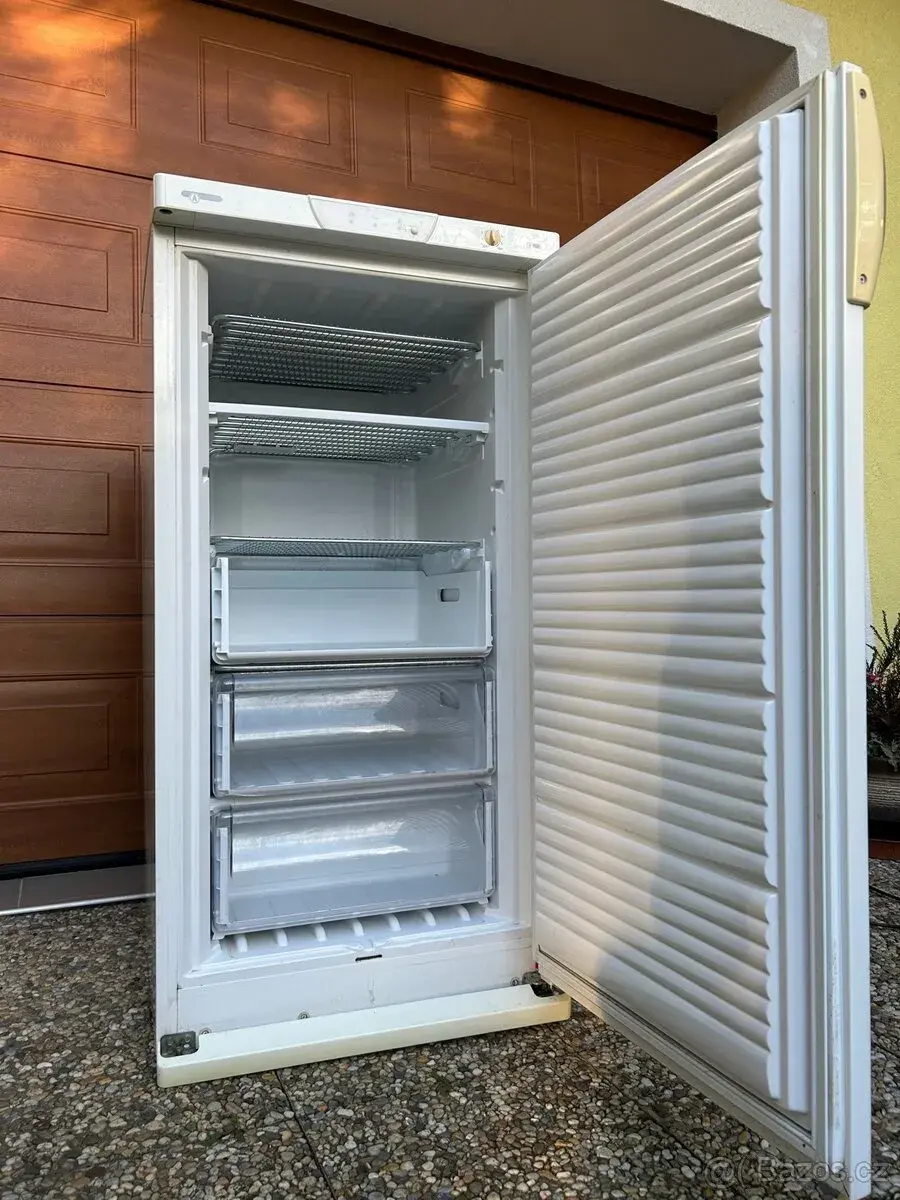 Mrazák Whirlpool AFG 7010