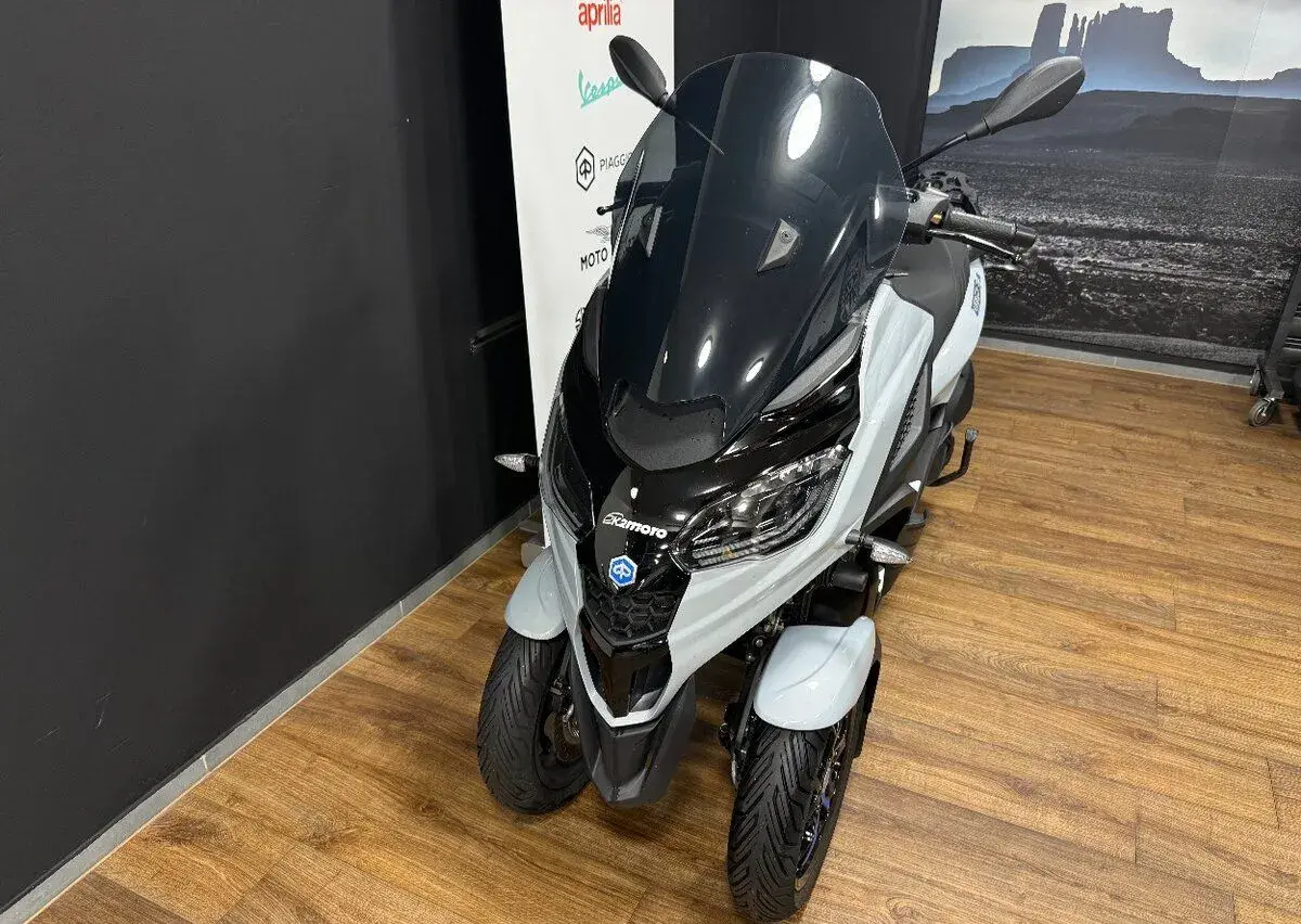 Piaggio MP3 310 2026