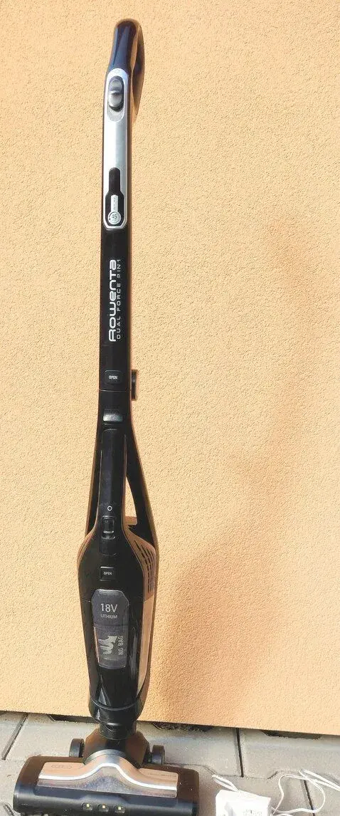 ROWENTA aku Tyčový a ruční vysavač Dual Force 2V1 RH6735WH