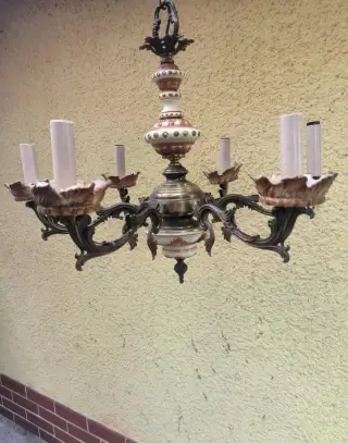 Mosazný lustr