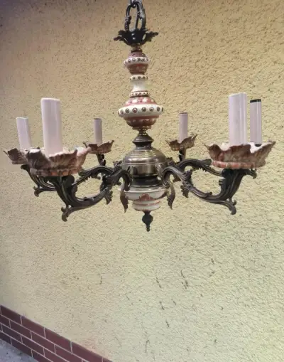Mosazný lustr