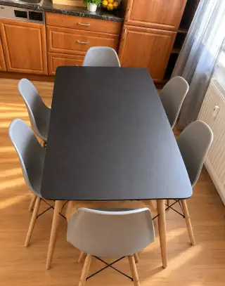 Jídelní stůl + 6 židlí