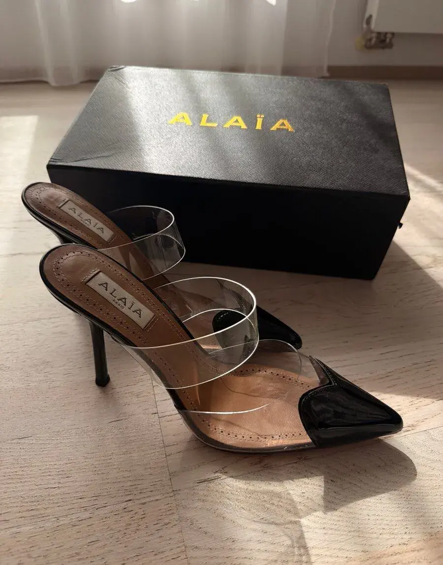 Alaia sandals