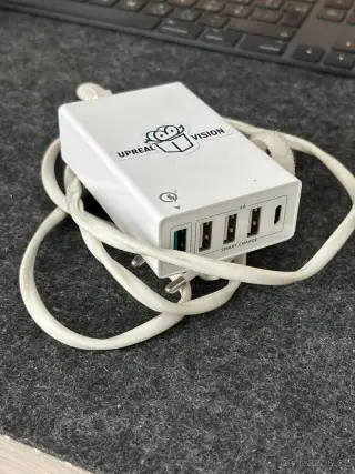Alza multi nabíjecí adaptér