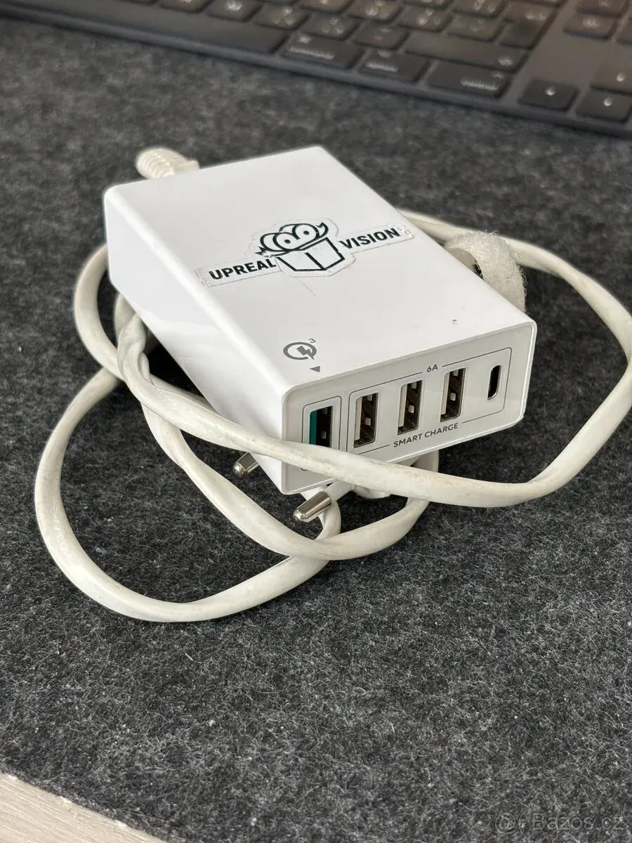 Alza multi nabíjecí adaptér