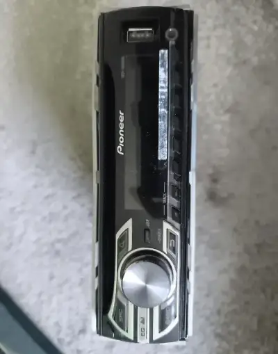 Autorádio Pioneer DEH-1500UBG